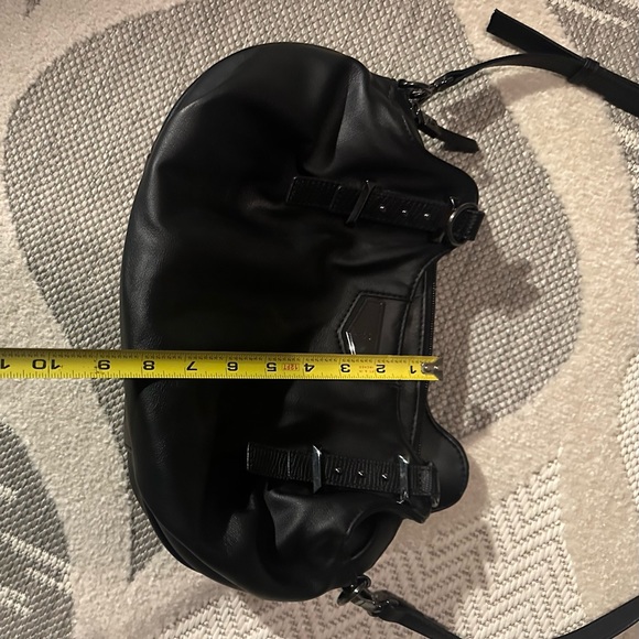 Simply Vera Black Handbag (missing double handles) - Picture 4 of 8